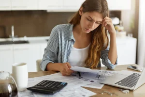 US households show highest level of financial worry since 2022, Fed report says