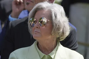 Susie Wiles, chief of staff, rules out having one foot outside the White House