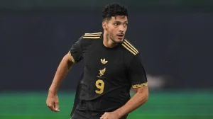 Raúl Jiménez and his negative data in the World Cups