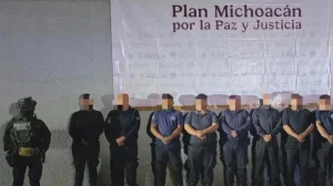 Eight Michoacán police officers arrested accused of serving the CJNG
