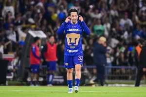 Chivas disarmed the Pumas attack by snatching Jordan Carrillo from them