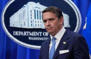 Todd Blanche avoids answering about a possible investigation against Gavin Newsom