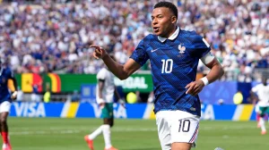France defeated Senegal with a historic double from Kylian Mbappé
