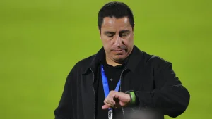 Efraín Juárez leaves Liga MX and will coach in Hungary