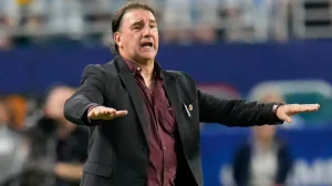 In Colombia they surrender to the “aura” of the mythical Azteca Stadium