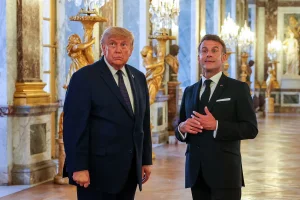 Trump signs the memorandum with Iran in Versailles and opens a 60-day countdown to a definitive agreement