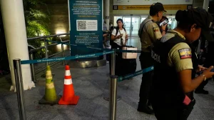 15-year-old hitmen murder an important criminal leader at the Guayaquil airport