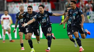 Paraguay's triumph over Türkiye assures the United States first place in the group