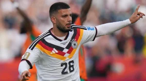 Germany, with a last-minute goal, avoided ridicule with the Ivory Coast: 2-1