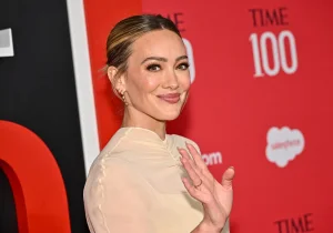 Hilary Duff dazzles at the start of her “The Lucky Me” tour