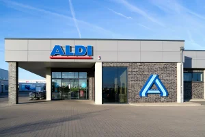 Aldi gives away food boxes: how to get the free products and home delivery