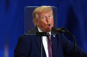 Trump cancels signing of housing law until his electoral reform is approved