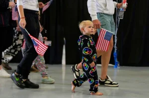 Trump will deliver tablets and special packages to white South African refugees