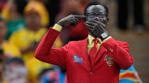 Who is the DRC fan who stands like a statue at World Cup matches?