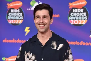 Josh Peck Reveals How Much He Really Earned on “Drake & Josh”