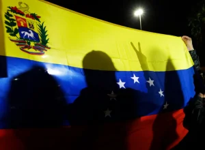 Venezuelans in Los Angeles collect donations for earthquake victims