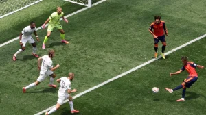 Spain fueled its machinery to beat Austria 3-0 and wait for Croatia or Portugal