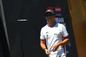 Checo Pérez apologized to Fernando Alonso for taking him off the track at Silverstone