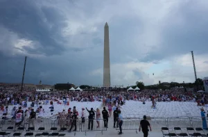 Thousands of people were evacuated from the National Mall after severe storm alerts were activated