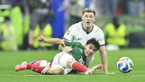 Gilberto Mora faced England and played with personality