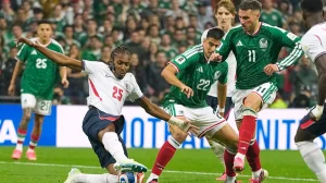 What happened to Santi Giménez? The severity of his injury is already known after the match against England