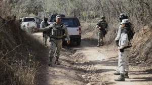 Explosive attack in Sinaloa left a sailor and 10 criminals dead