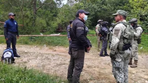 Eight bodies with signs of torture are discovered on a highway in Chiapas