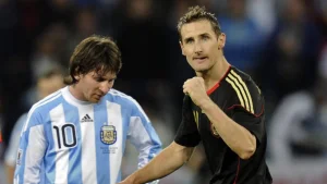 The promise that Messi made to Klose after breaking his scoring record in the World Cup