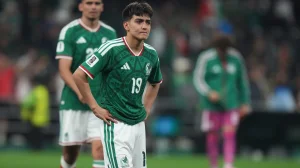 The savior of Mexico? Rafaela Pimenta asks for calm with Gilberto Mora after the World Cup