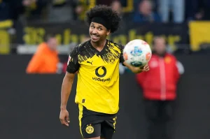 Karim Adeyemi joins the FC Barcelona attack