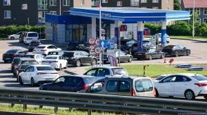 Lines to get gas get longer in Russia