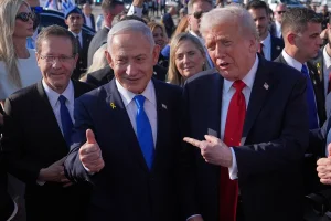 Trump affirms that without him and Netanyahu “Israel would not exist” and defends offensive against Iran