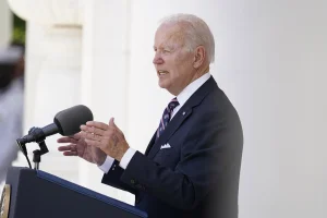 Joe Biden offers a preview of his memoirs and claims to have the cancer he suffers under control