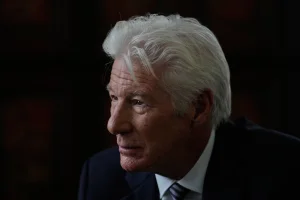 Richard Gere defines Donald Trump as a being with a “damaged personality” and “horrible childhood”