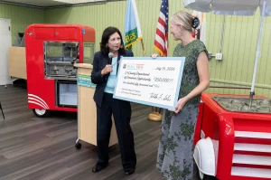 Los Angeles invests $250,000 in food carts for street vendors