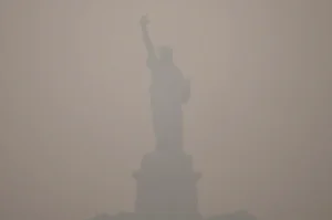 New York under alert for smoke from fires in Canada: air reaches harmful levels