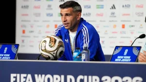 “He looked like a man with one arm”: The shocking sacrifice of Dibu Martínez to get Argentina into the Final