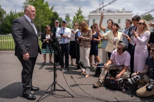 Tom Homan affirms that deceased immigrants “would be alive” if they had cooperated with ICE agents