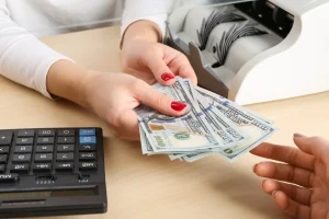 6 things you should know if you plan to withdraw $5,000 or more from your US bank account